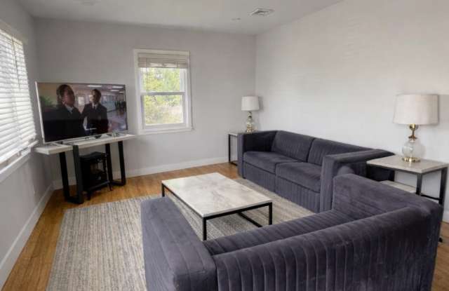 10 Cambell Court Gallery 3