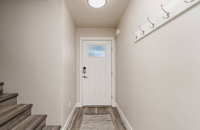 1616 Kanga Way Gallery 2
