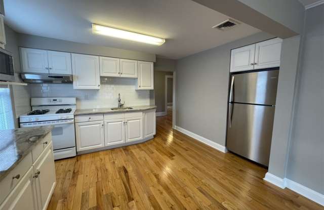 378 Scranton Avenue Gallery 2