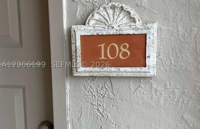 8225 Lake Dr Gallery 1