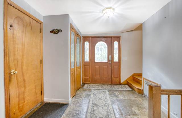 3 Bedroom Bloomfield Single Family Rental Gallery 3