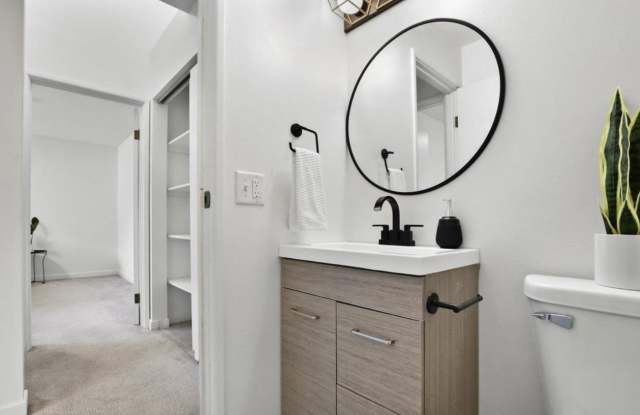 211 East Bluff photos photos