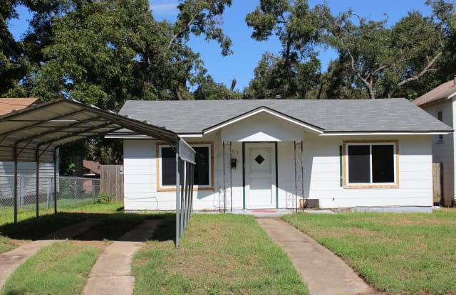 203 Gilder Street - 203 Gilder Street, Brenham, TX 77833