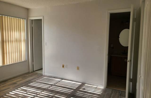 5900 VILLAGE CIRCLE Gallery 3