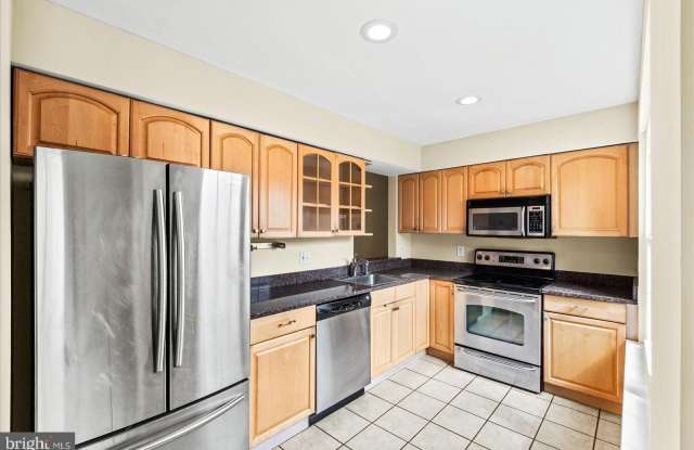 2112 HUTCHISON GROVE Court Gallery 4