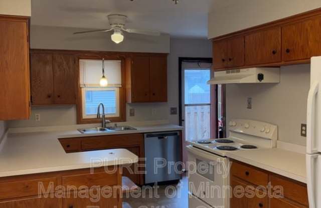 5637 Girard Ave N - 5637 North Girard Avenue, Brooklyn Center, MN 55430