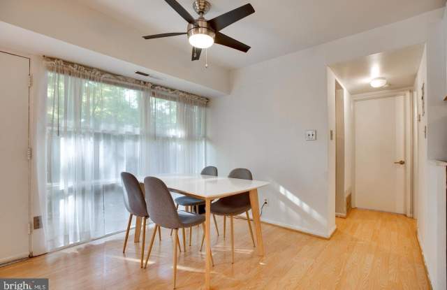 7741 DONNYBROOK Court unit: 3 Gallery 3