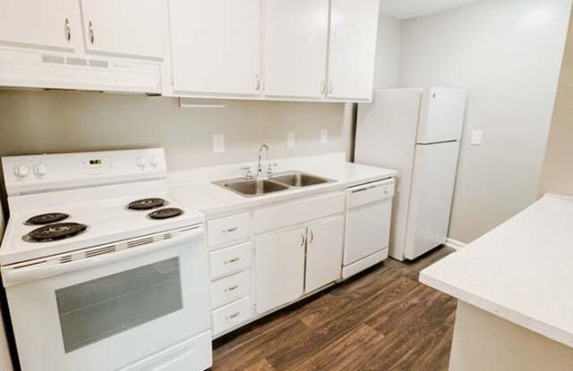 2006 Northlake Parkway photos photos