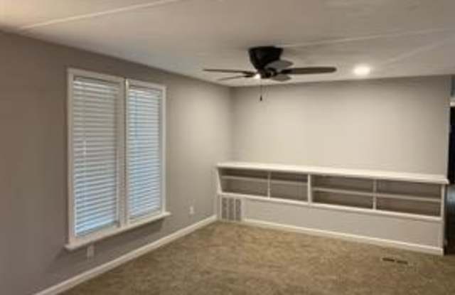 120 Overland Court Gallery 2