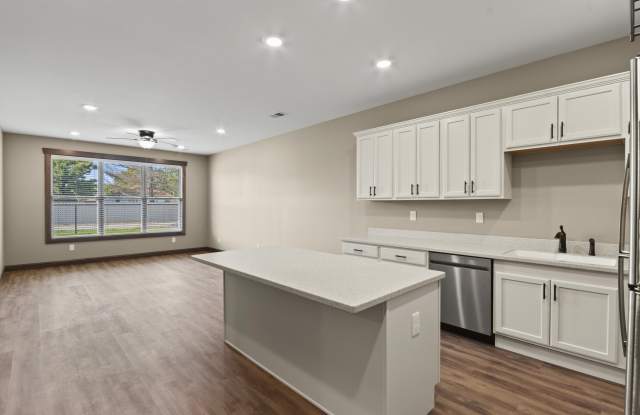 204 Riverview Drive unit: 6 photos photos