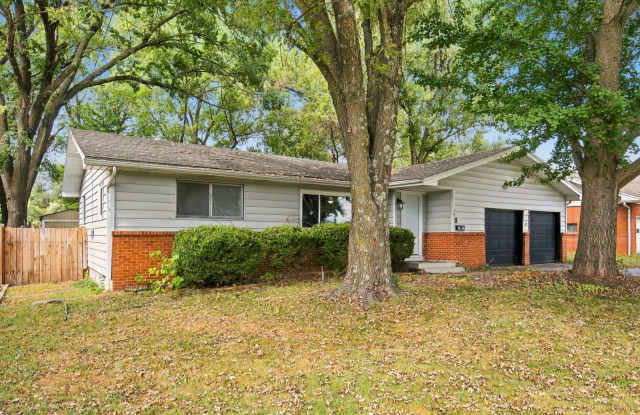 Spacious 3-Bedroom Home with 2-Car Garage in a Great Location! Gallery 3