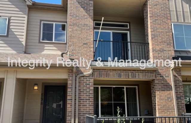 3 Bed/2.5 Bath Townhome, 1588 sq ft, 598 E Dry Creek Pl photos photos