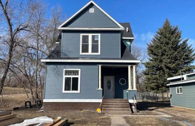Newly Updated 5-Bedroom, 2-Bath Home – Spacious, Modern & Move-In Ready! photos photos