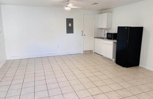 8774 COUNTRY CREEK Boulevard Gallery 1