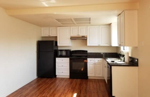 A 2 Bdrm, 1 Bath near the heart of Roseville! - 250 Ivy Street, Roseville, CA 95678