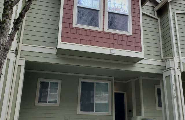 Great Location! 2 Bed 2 Bath Townhouse Style Condo! Open Concept! Laminate Floors Throughout Main! photos photos