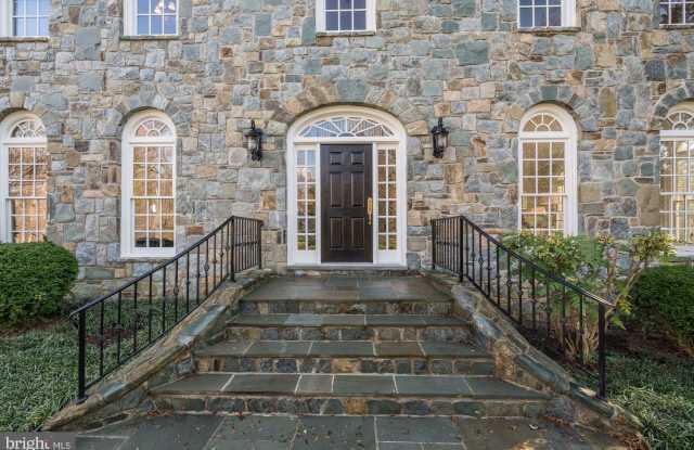 1353 WOODSIDE DRIVE Gallery 3