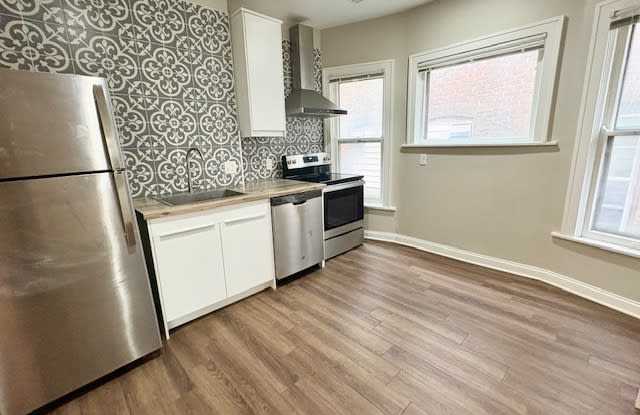 104 E. Dayton Street104-2 photos photos 104 E. Dayton Street104-2 photos photos