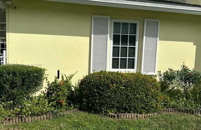 9101 SW 88th St photos photos