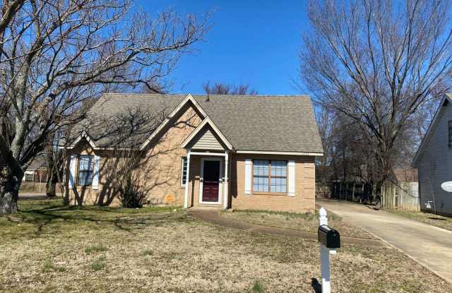 Remodeled 3bed/2bath Home with fenced yard photos photos