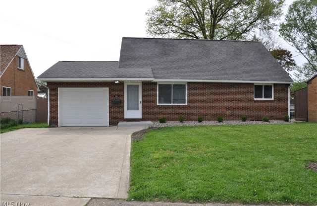 539 Royer Avenue NW - 539 Royer Avenue Northwest, North Canton, OH 44720