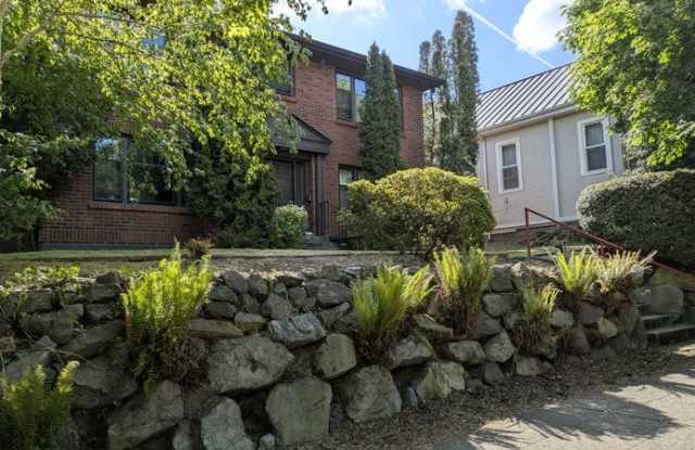 2114 7th Ave W photos photos