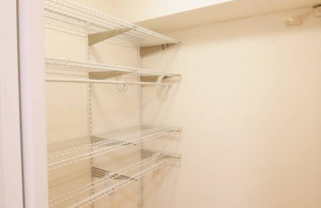 211-213 East 73rd St. Gallery 4