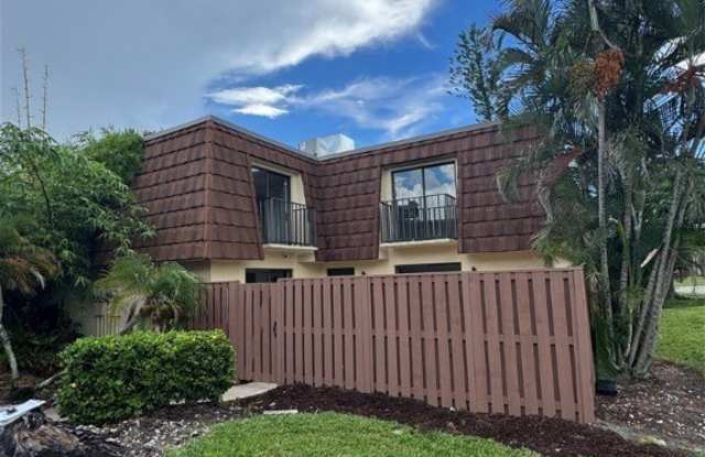 5205 Cedarbend Drive unit: 4 photos photos