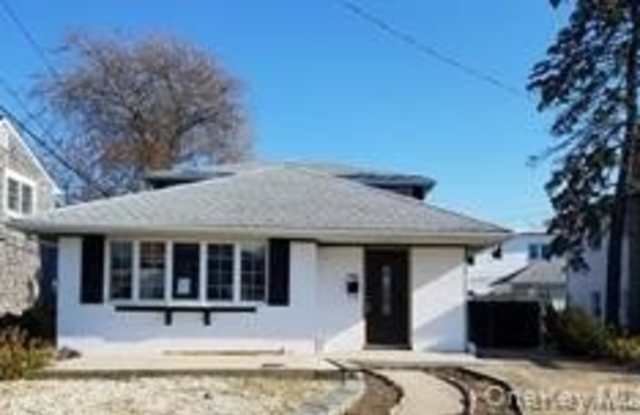 456 Lincoln Boulevard unit: Side photos photos