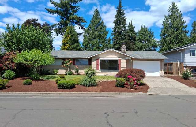 Great location in Milwaukie, OR! 3 bedroom 1 bath home with a large yard! photos photos Great location in Milwaukie, OR! 3 bedroom 1 bath home with a large yard! photos photos