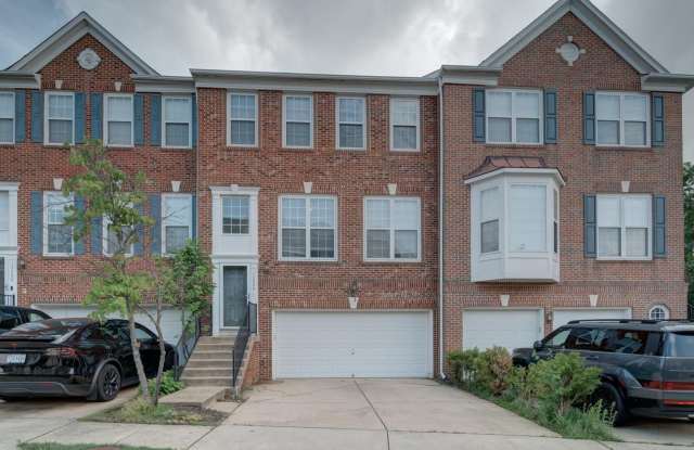 13088 ROSE PETAL CIRCLE - 13088 Rose Petal Circle, Floris, VA 20171