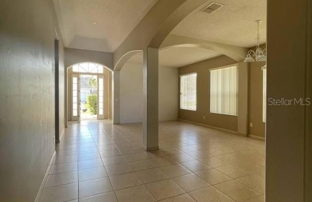 1819 WEDGEWOOD Way Gallery 2