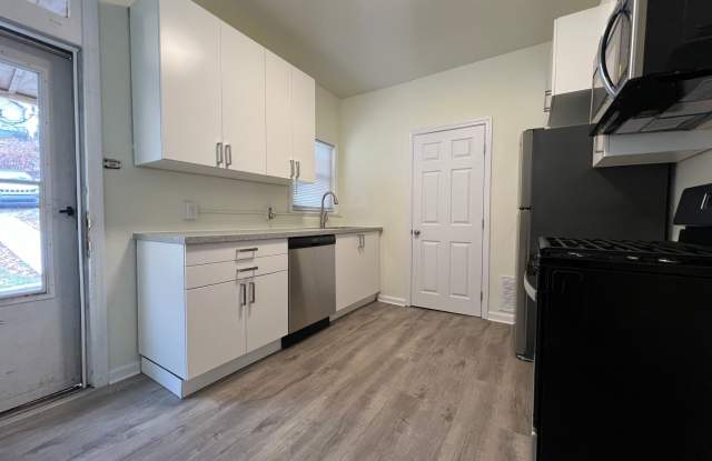 Updated 3br house with off street parking! - 114 West 11th Avenue, Homestead, PA 15120