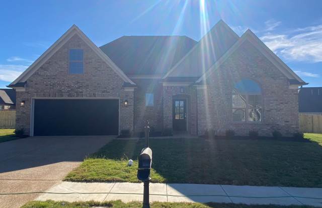 Welcome to 5519 Briardale Dr! - 5519 Briardale Drive, Shelby County, TN 38125