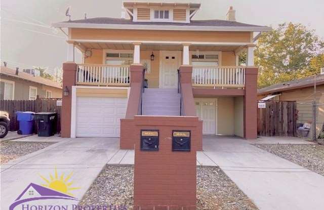 Unique Second Floor 3 Bed 1 Bath 1,148 Sq Ft Sacramento Duplex Gallery 1