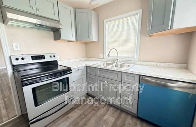 1600 Holbrook Avenue photos photos