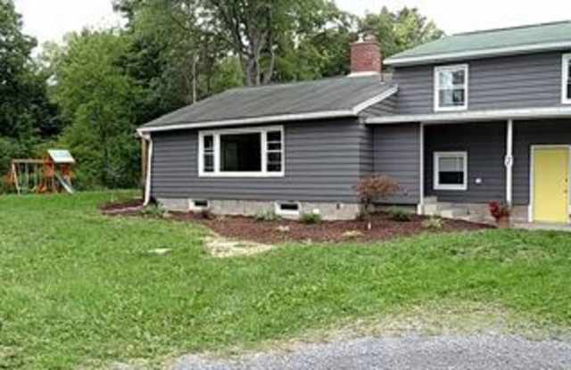 3 Bed/1.5 Bath - Wooded Ellis Hollow property Gallery 3