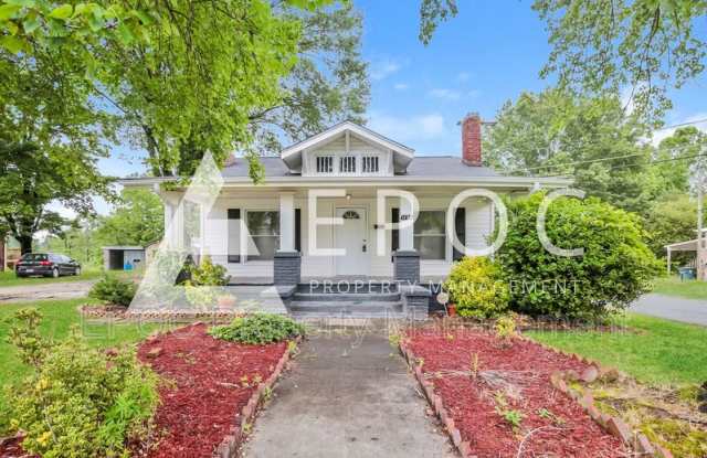 1100 Elwell Ave - 1100 Elwell Avenue, Greensboro, NC 27405