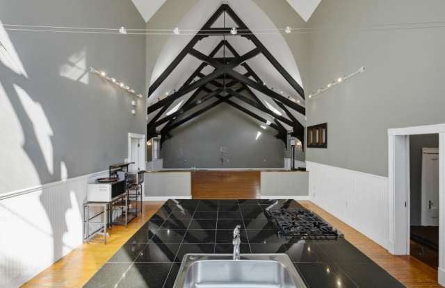 62 Estes St. Gallery 3