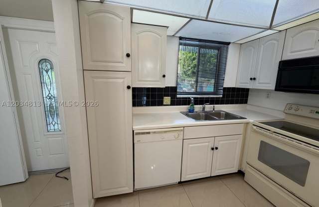 200 Waterway Dr S Gallery 4