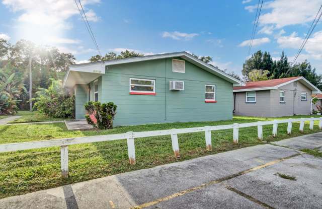 Fantastic 2br/1bath Duplex in LEALMAN HIGHLANDS, St Petersburg! Gallery 4