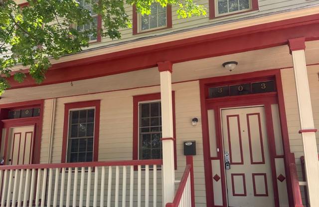 3 BED | 2 BATH | PRIVATE PATIO | WALK TO FORSYTH photos photos
