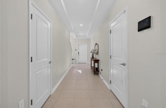 685 PERONI Avenue Gallery 3