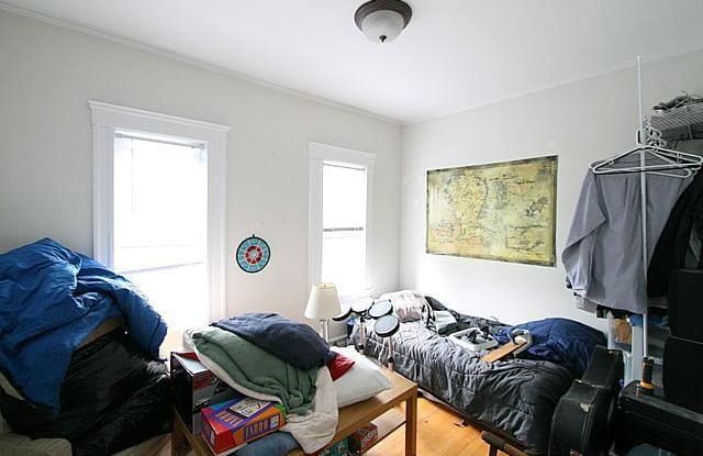 25 Stoughton St - 25 Stoughton St, Somerville, MA 02144