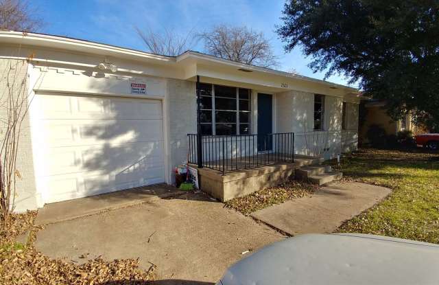 Location....Location....Location.... - 2523 Gross Road, Dallas, TX 75228