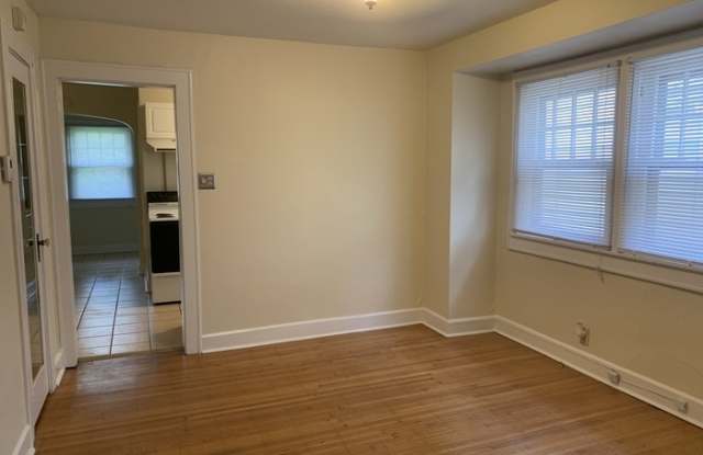 5544 North College Avenue Gallery 4