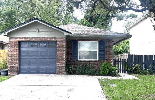 2541 AMERICAS CUP Circle E Gallery 1