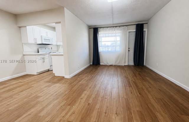 1100 NE 1st Ct Gallery 2