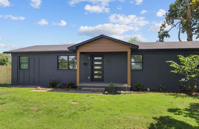 Newly Remodeled Bentonville Home photos photos