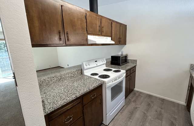 949 Divot Ct photos photos